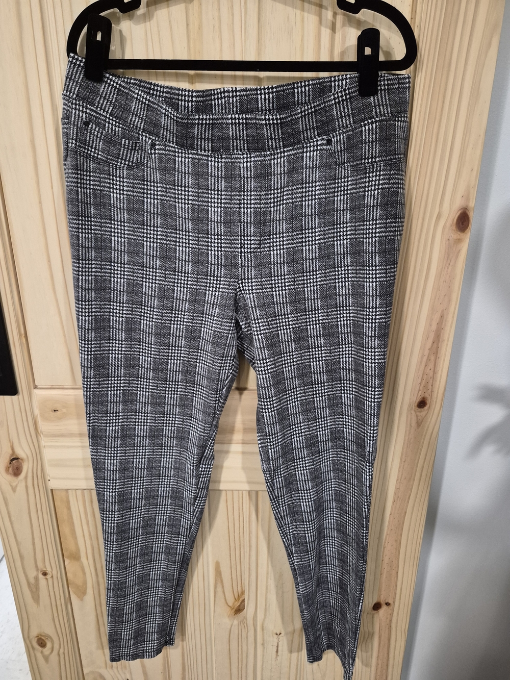 Black/White/Gray Plaid Pull On Pants